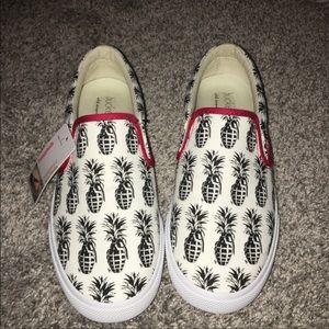 Bucketfeet shoes size 6